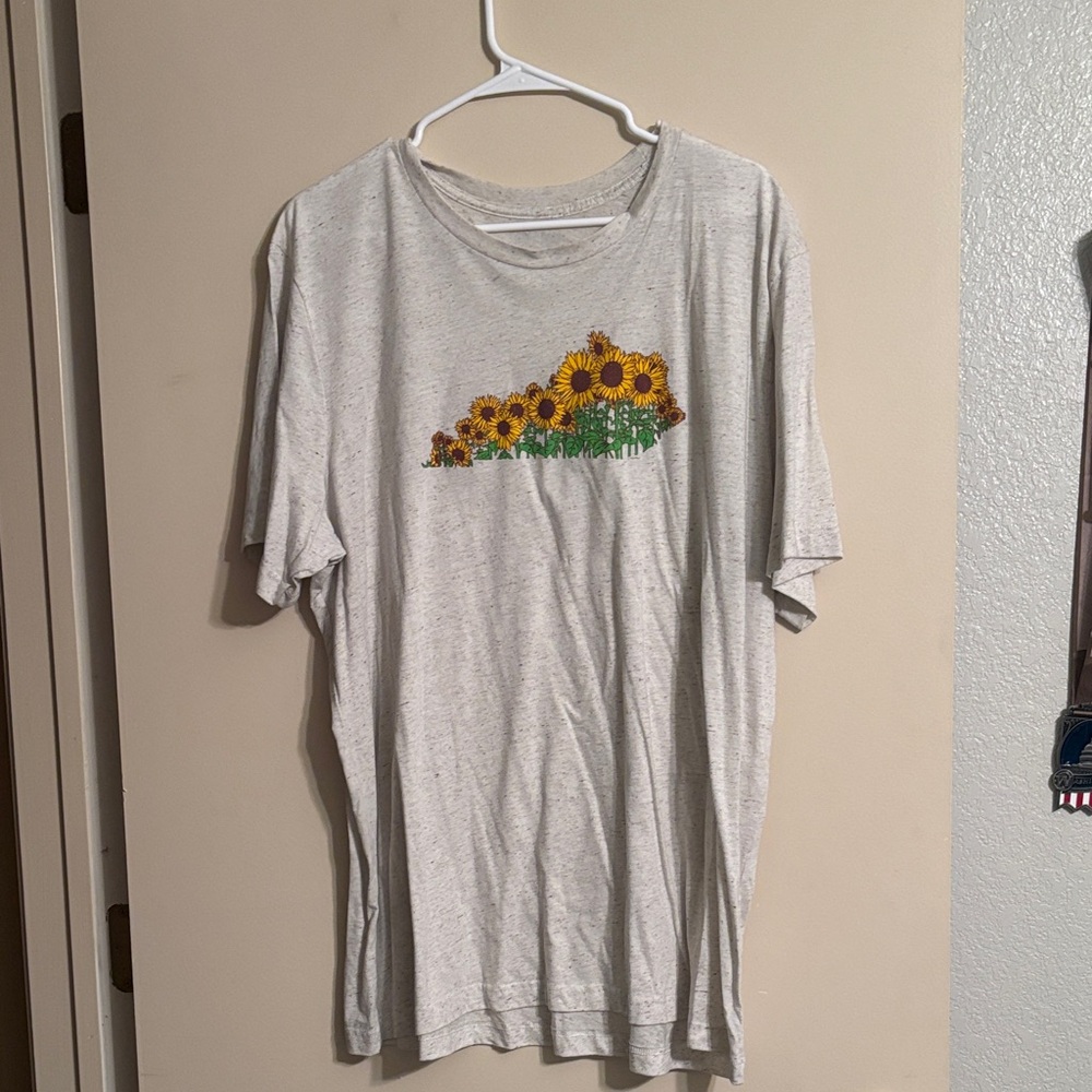 Sunflower Print Light Gray Women's Tee